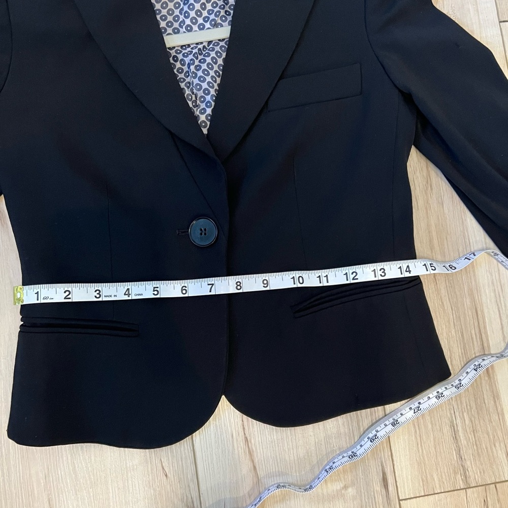 Emporio Armani black cropped blazer 🖤 - Picture 4 of 14